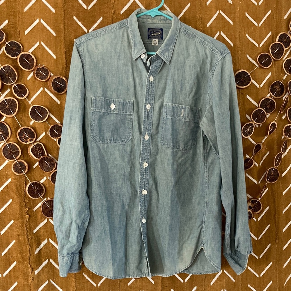 Vintage J. Crew men’s slim fit chambray button down shirt
